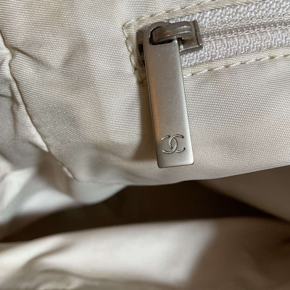 Chanel travel tote - Picture 8 of 8